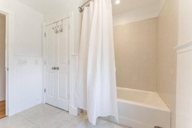 23 Crowell Ln, Tisbury, MA 02568 - full bathroom with tile patterned flooring, shower / bath combo with shower curtain, and recessed lighting