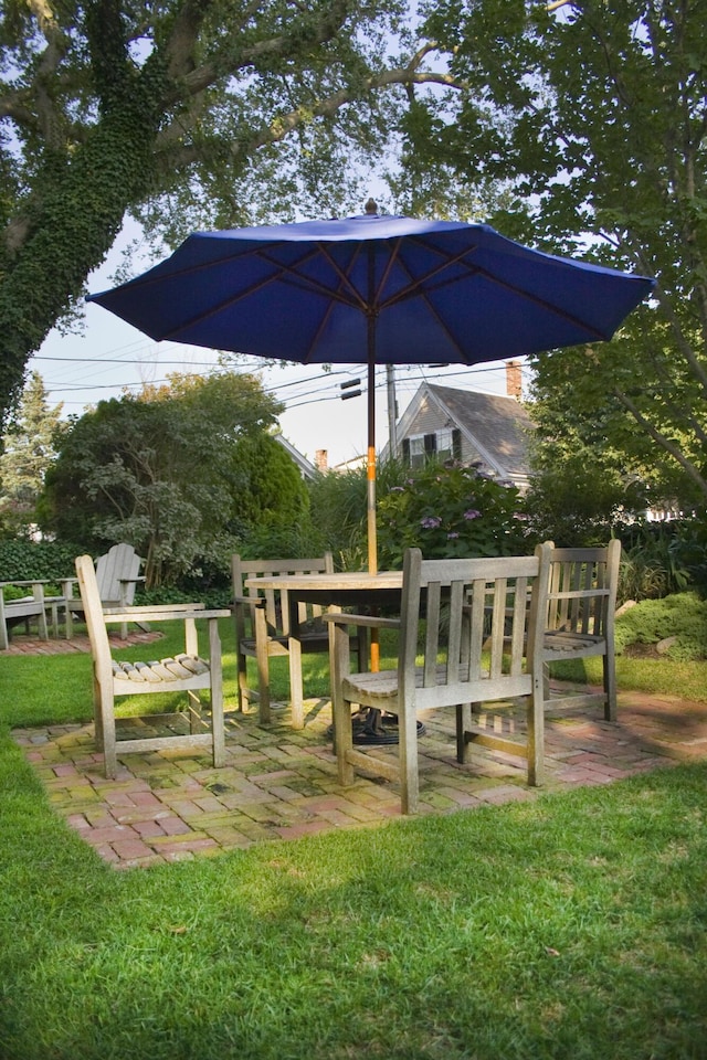 44 Commercial St, Provincetown, MA 02657 - view of community with a lawn
