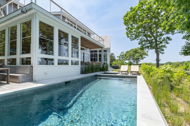 view of swimming pool