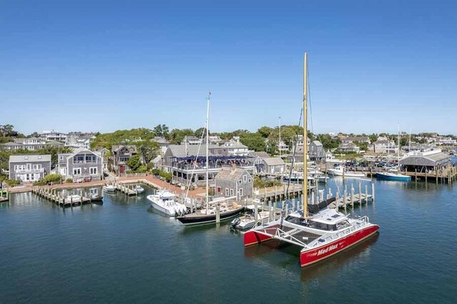 25 Dock St, Edgartown MA, 02539, 4 bedrooms, 4.5 baths house for sale