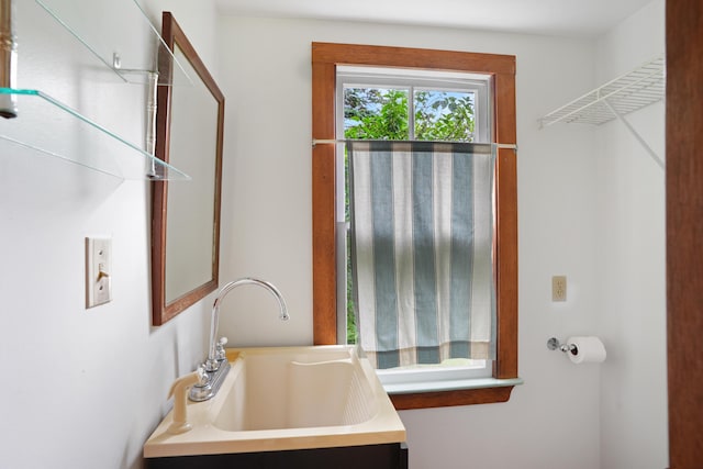 174 Middle Rd, Chilmark, MA 02535 - bathroom featuring a sink