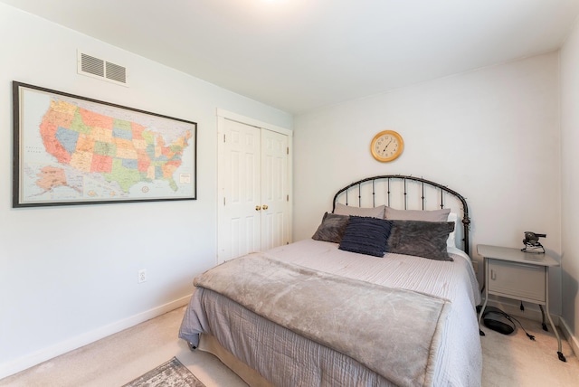 5 Bayes Hill Cir, Oak Bluffs, MA 02557 - bedroom with carpet, a closet, and baseboards
