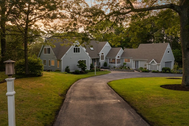 view of front facade featuring a yard