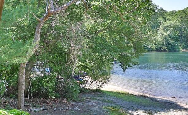 73 Lake Shore Dr, Hatchville, MA 02536