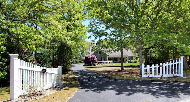 473 Thousand Oaks Dr, Brewster, MA 02631 - view of asphalt driveway