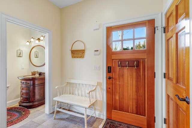 21 Cloverfield Way, Hatchville, MA 02536 - entryway featuring baseboards