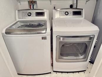 92 Cliffside Dr Unit 92, Cedarville, MA 02360 - laundry room featuring washer and clothes dryer