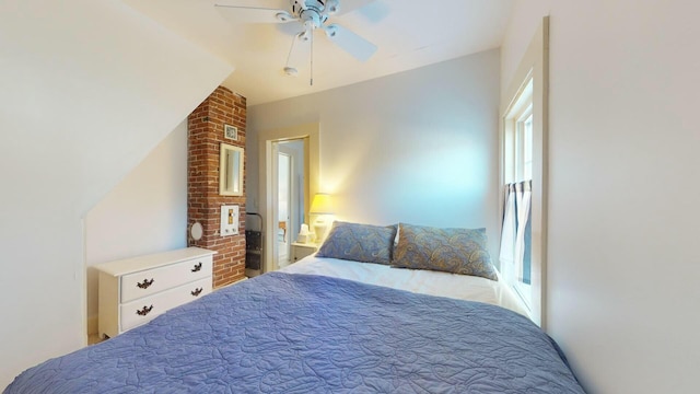 bedroom with ceiling fan