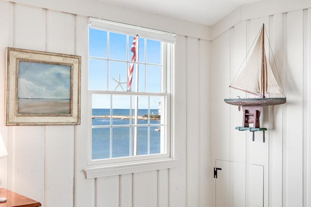 interior details featuring a water view