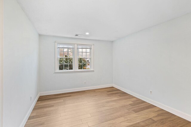 49 Heather Ln, Centerville, MA 02632 - unfurnished room featuring light wood-style flooring, baseboards, visible vents, and recessed lighting
