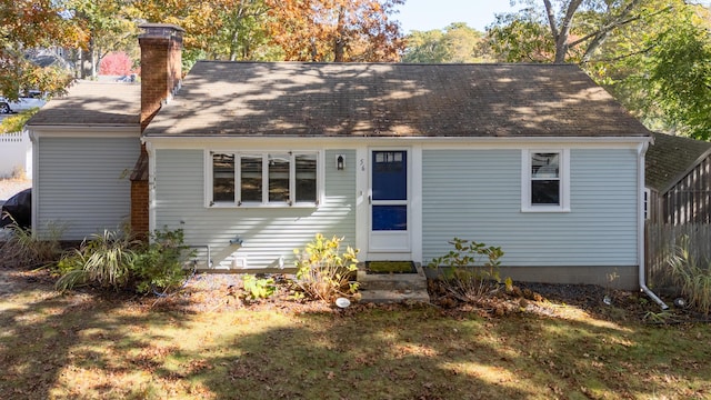 view of front of property with a front yard