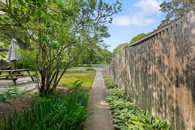 280 Schoolhouse Rd, Eastham, MA 02642 - view of yard