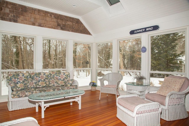 sunroom with vaulted ceiling