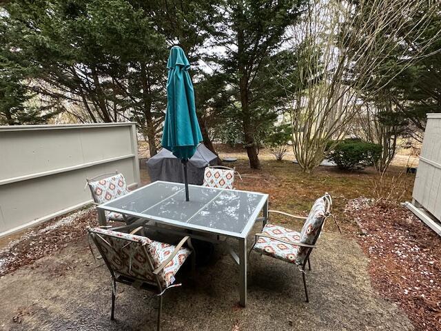 view of patio with outdoor dining space