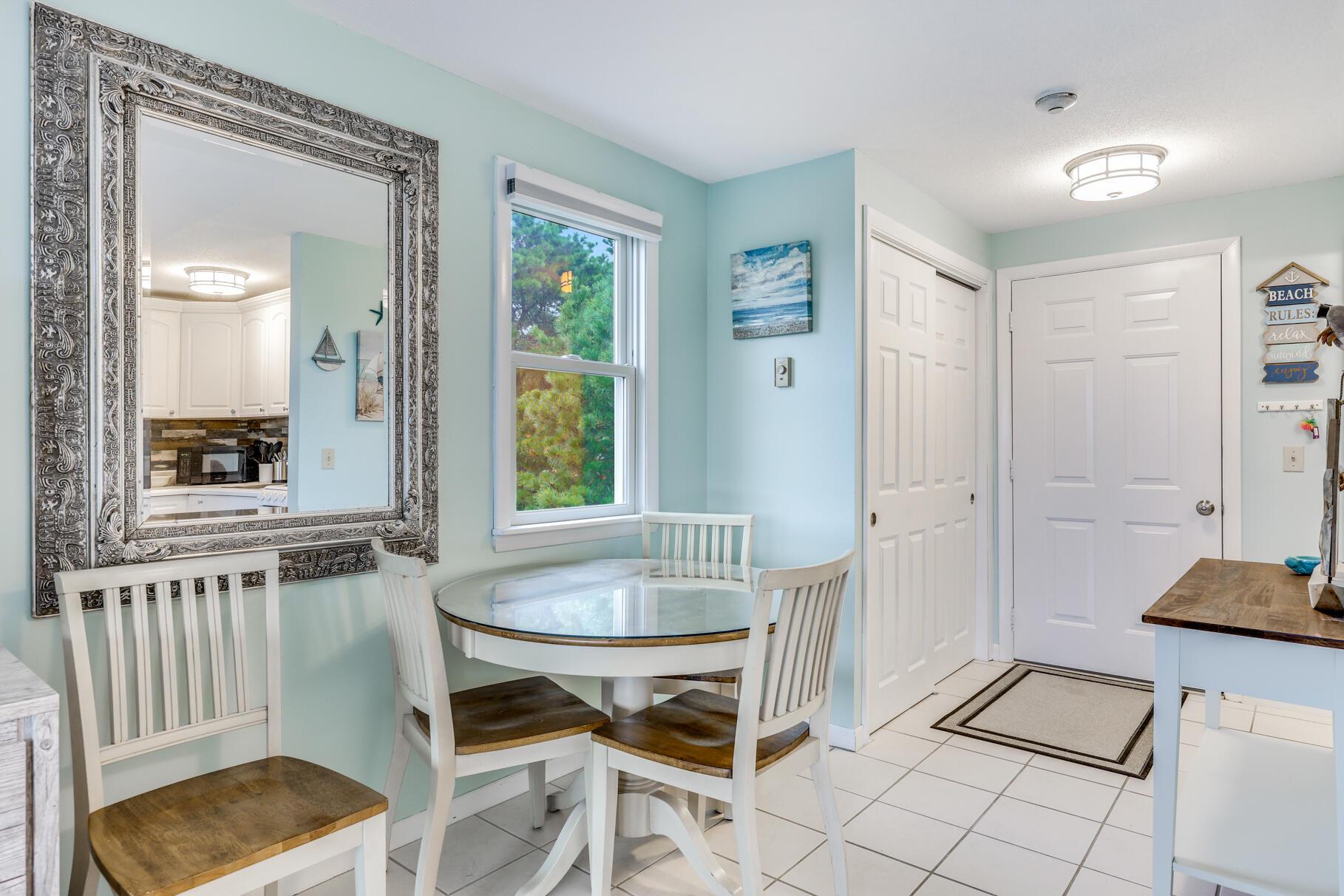 dining room with light tile patterned floors