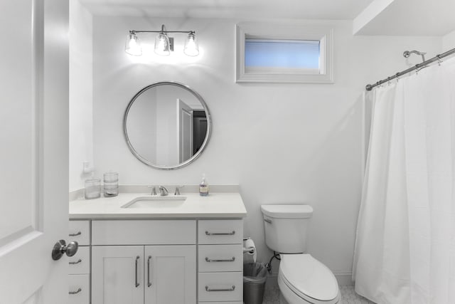 full bathroom with toilet, curtained shower, and vanity