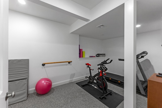 exercise area with recessed lighting, carpet, visible vents, and baseboards