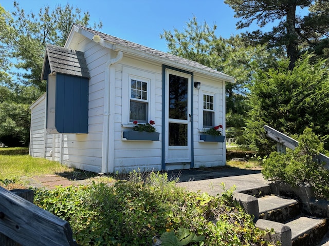 view of outdoor structure featuring an outdoor structure