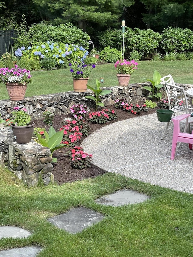 98 Bunker Hill Rd, Osterville, MA 02655 - view of yard with a patio