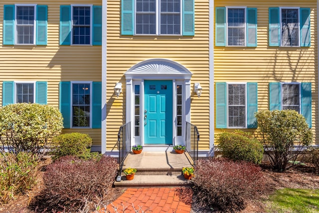 view of property entrance