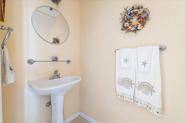 29 Highland Ter Unit 2903, Plymouth, MA 02360 - bathroom with a sink