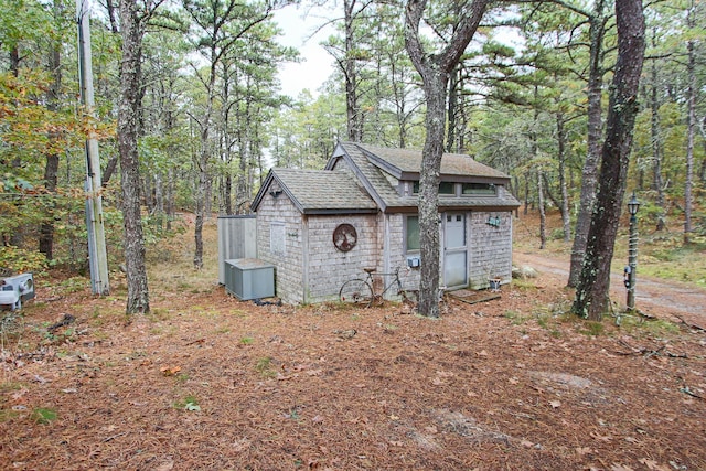 view of outdoor structure