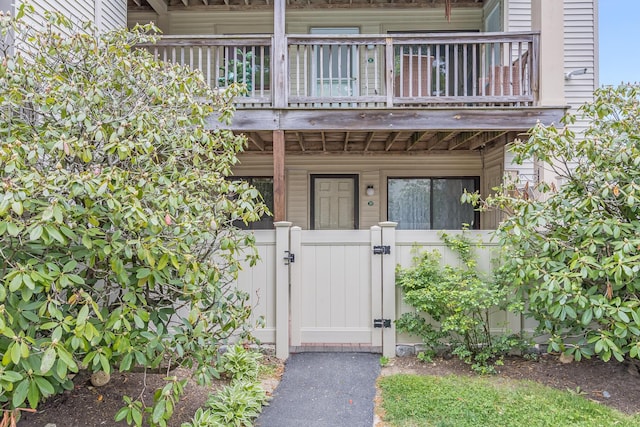 800 Bearses Way Unit 5Sd, Hyannis, MA 02601 - entrance to property with a gate