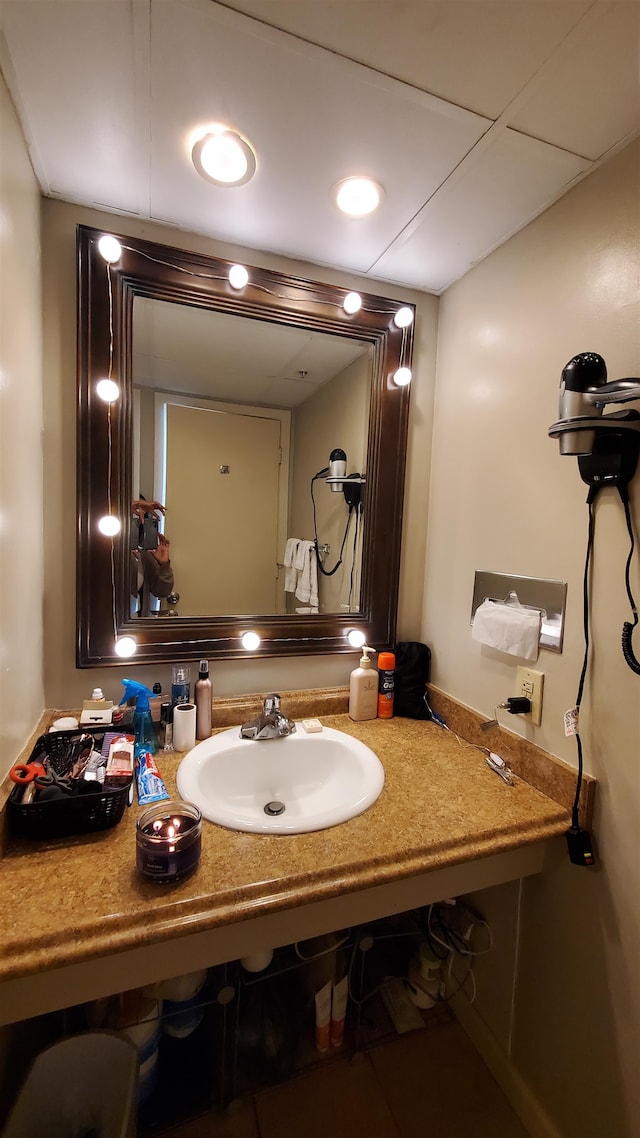 bathroom with sink