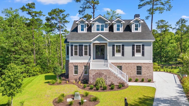 view of front facade with a front lawn