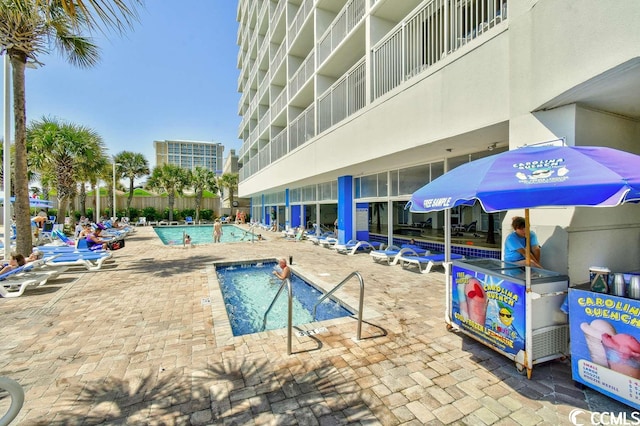 view of swimming pool