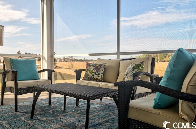 balcony featuring an outdoor hangout area