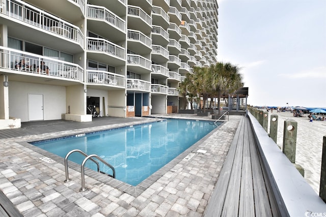 view of swimming pool