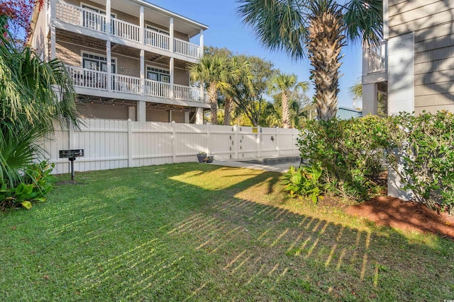 1010 Perrin Dr, North Myrtle Beach, SC 29582 - view of yard featuring a balcony
