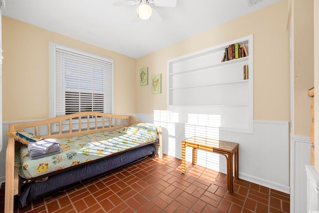 bedroom with ceiling fan