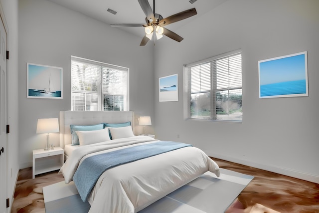 bedroom with ceiling fan