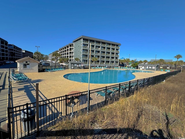 view of swimming pool