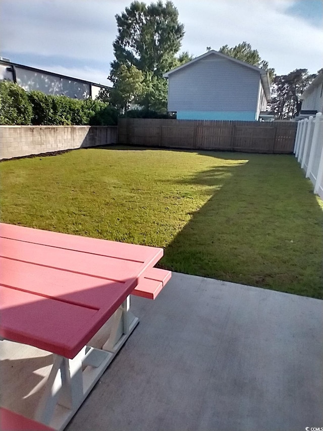 503 30th Ave N, Myrtle Beach, SC 29577 - view of yard with a patio area