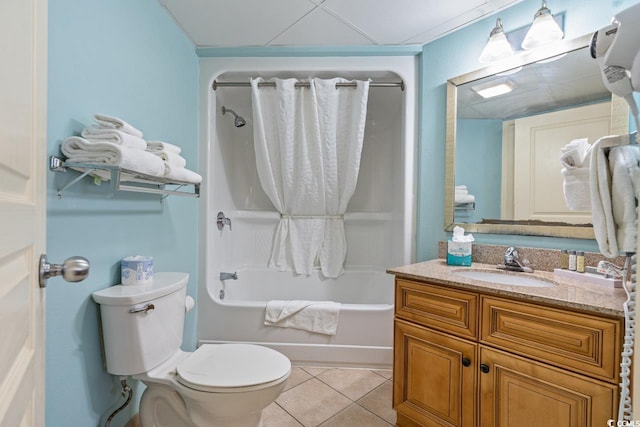 full bathroom featuring tile flooring, shower / bath combination with curtain, toilet, and large vanity