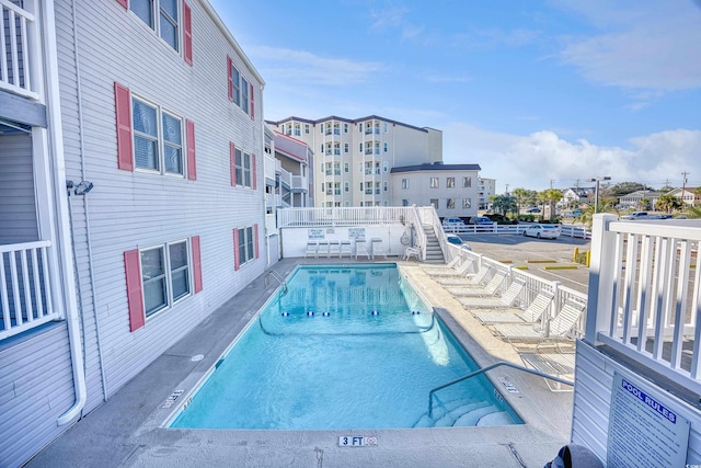 view of swimming pool