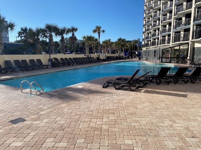 view of swimming pool