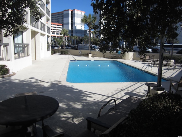 view of swimming pool