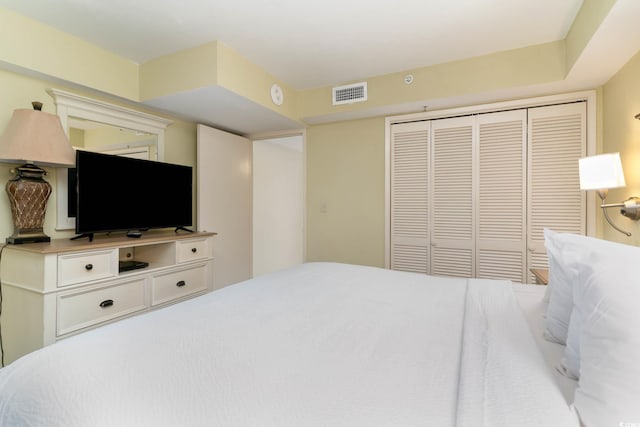 bedroom featuring a closet