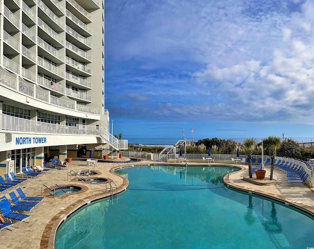 view of swimming pool