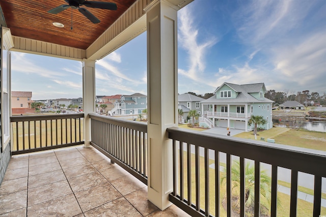 balcony featuring ceiling fan