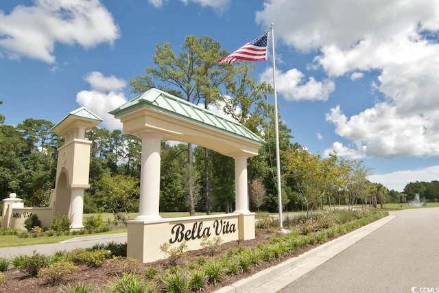 view of community / neighborhood sign