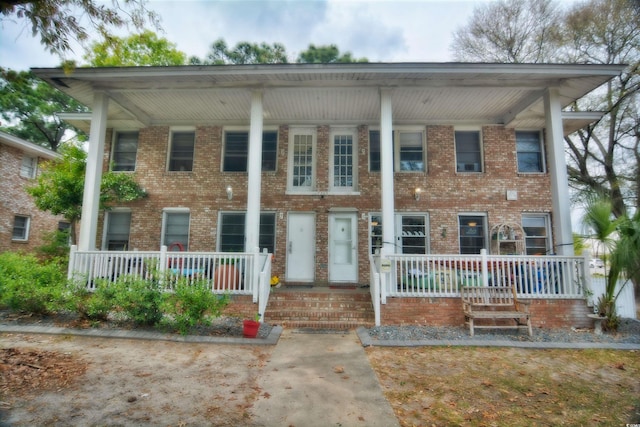 view of front facade with covered porch