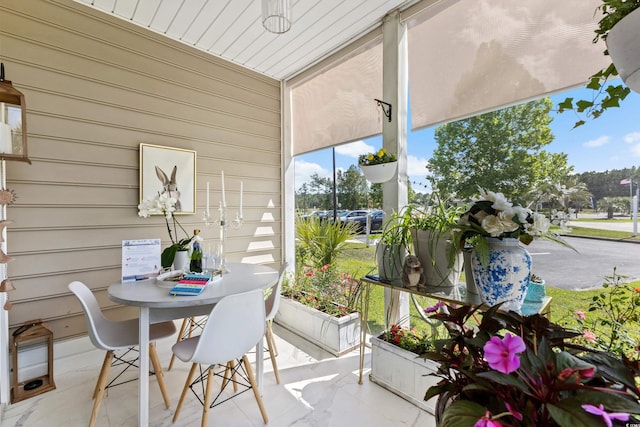 view of sunroom / solarium