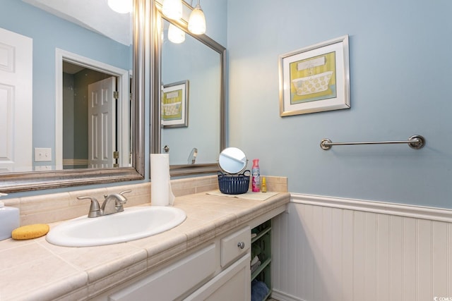 bathroom featuring large vanity