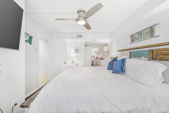 bedroom with ceiling fan