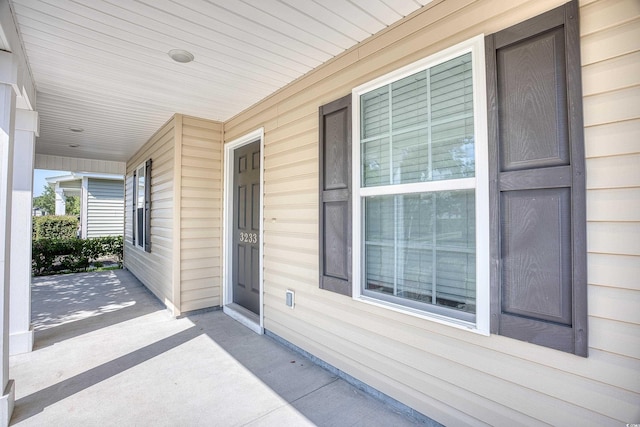 view of patio featuring covered porch